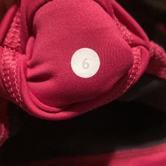 Lululemon Cropped Running Leggings Wet Dry Warm Size 6 - Picture 3 of 9